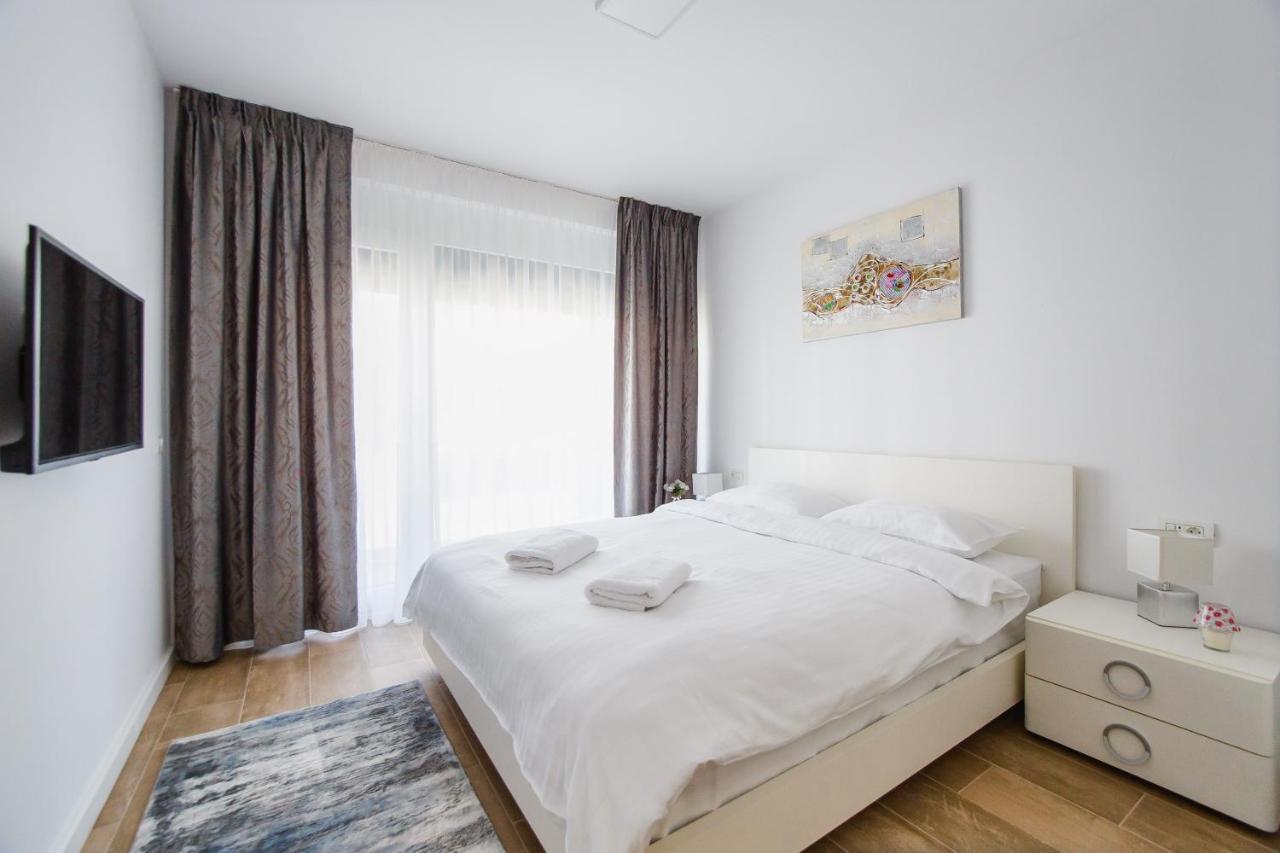 Lovely Home At West Residence 오라데아 외부 사진