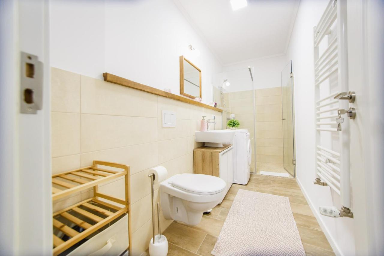 Lovely Home At West Residence 오라데아 외부 사진