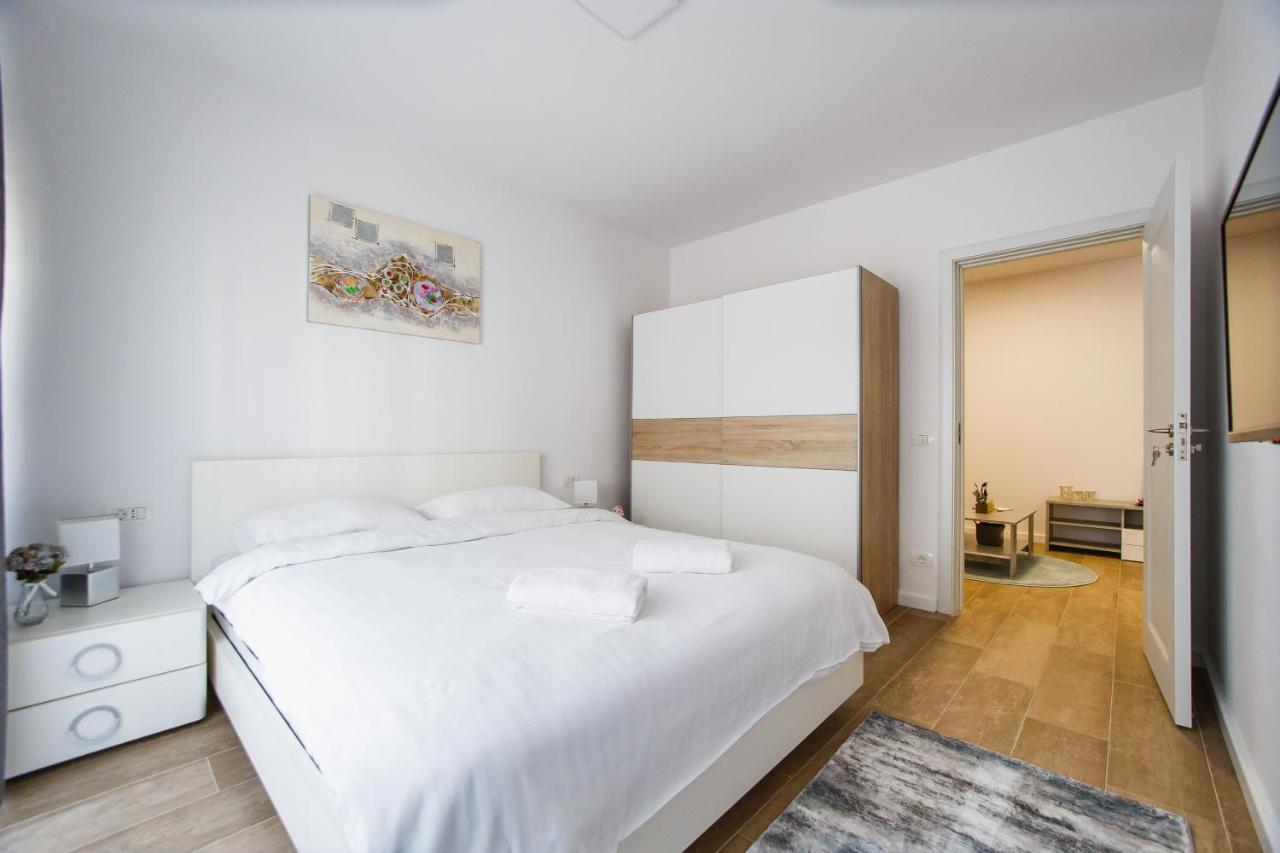 Lovely Home At West Residence 오라데아 외부 사진