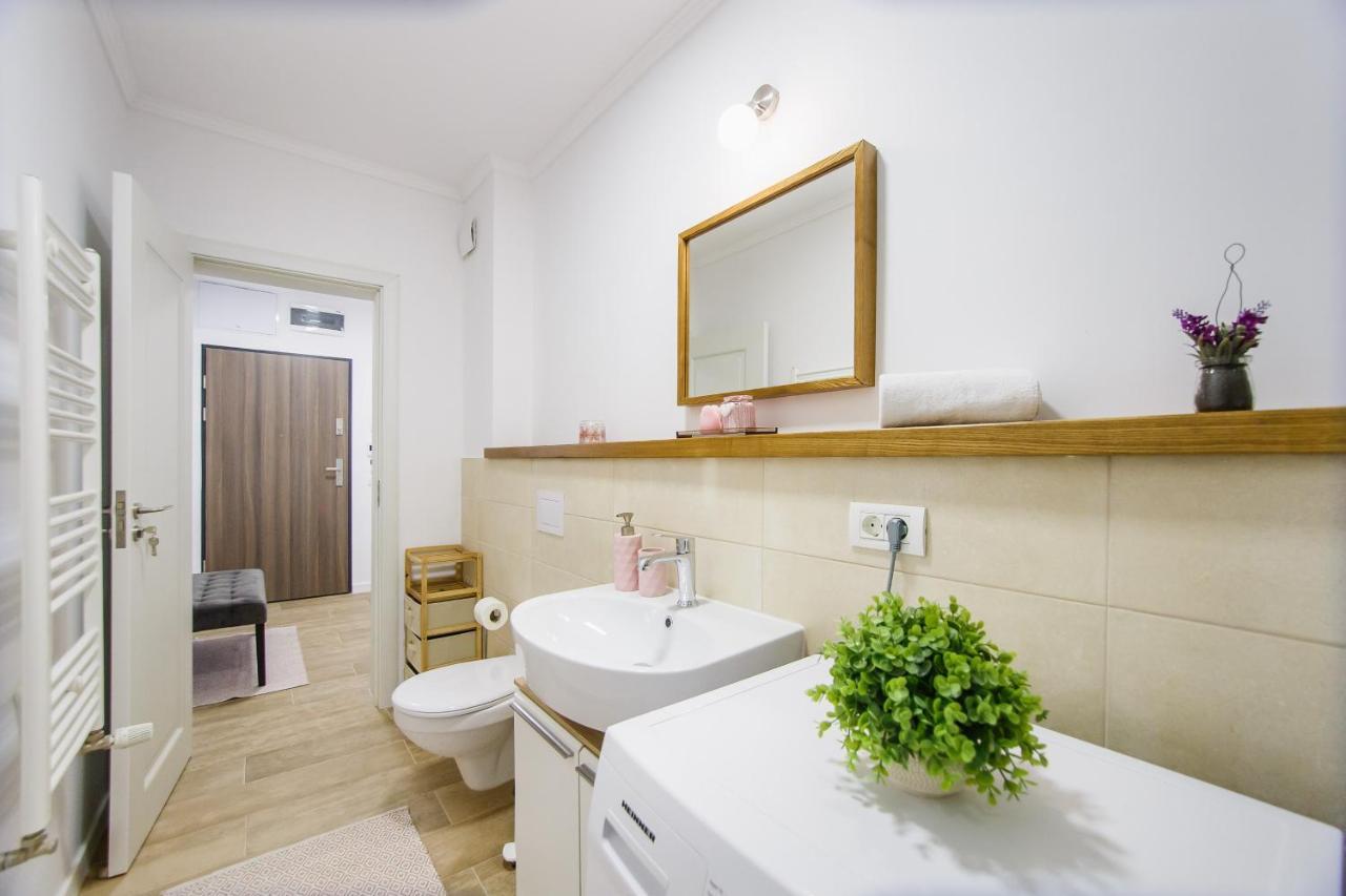 Lovely Home At West Residence 오라데아 외부 사진