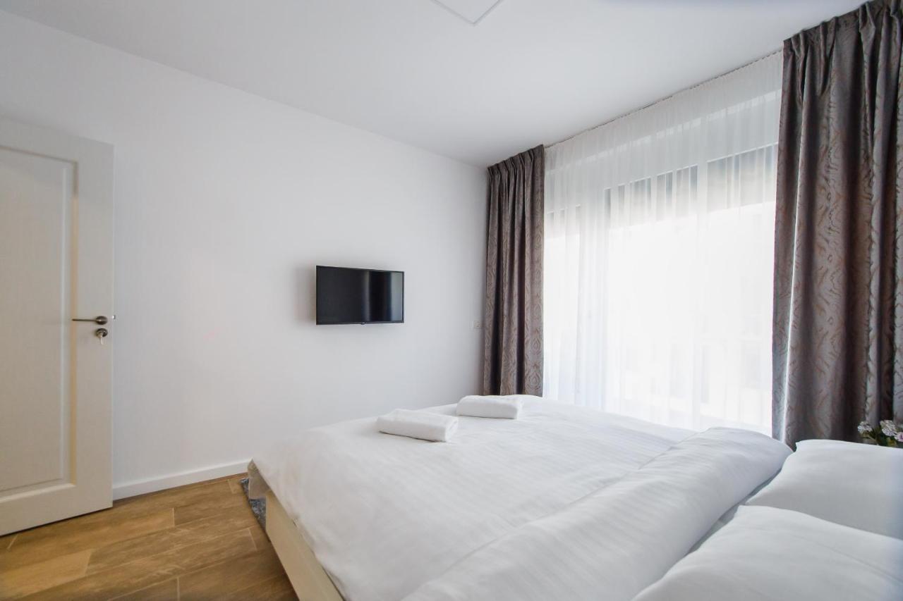 Lovely Home At West Residence 오라데아 외부 사진