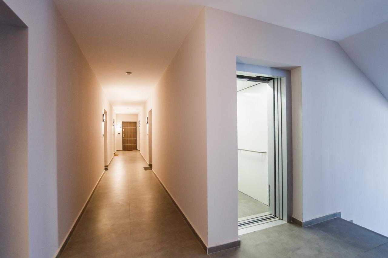 Lovely Home At West Residence 오라데아 외부 사진